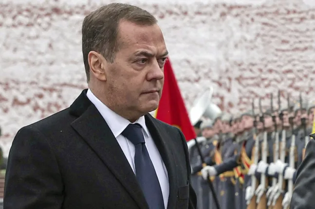 Νέο παραλήρημα Μεντβέντεφ κατά Ζελένσκι: Θα εκθέσουμε τη σορό του σε μουσείο στην Αγία Πετρούπολη