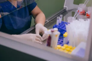 Ελλάδα: Συνολικά 7 κλινικές είχαν λάβει το σπέρμα του Δανού δότη με το γονίδιο καρκίνου