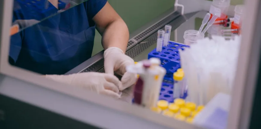 Ελλάδα: Συνολικά 7 κλινικές είχαν λάβει το σπέρμα του Δανού δότη με το γονίδιο καρκίνου