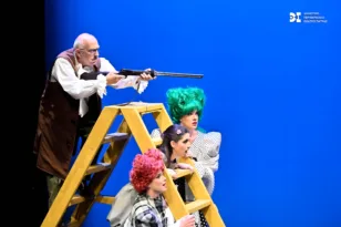 Πάτρα: Οι τελευταίες παραστάσεις του έργου “Η Πεντάμορφη και το Τέρας” , σε σκηνοθεσία Περικλή Βασιλόπουλου