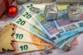 Δώρο Χριστουγέννων 2025: Πιο νωρίς φέτος η πληρωμή στους εργαζόμενους