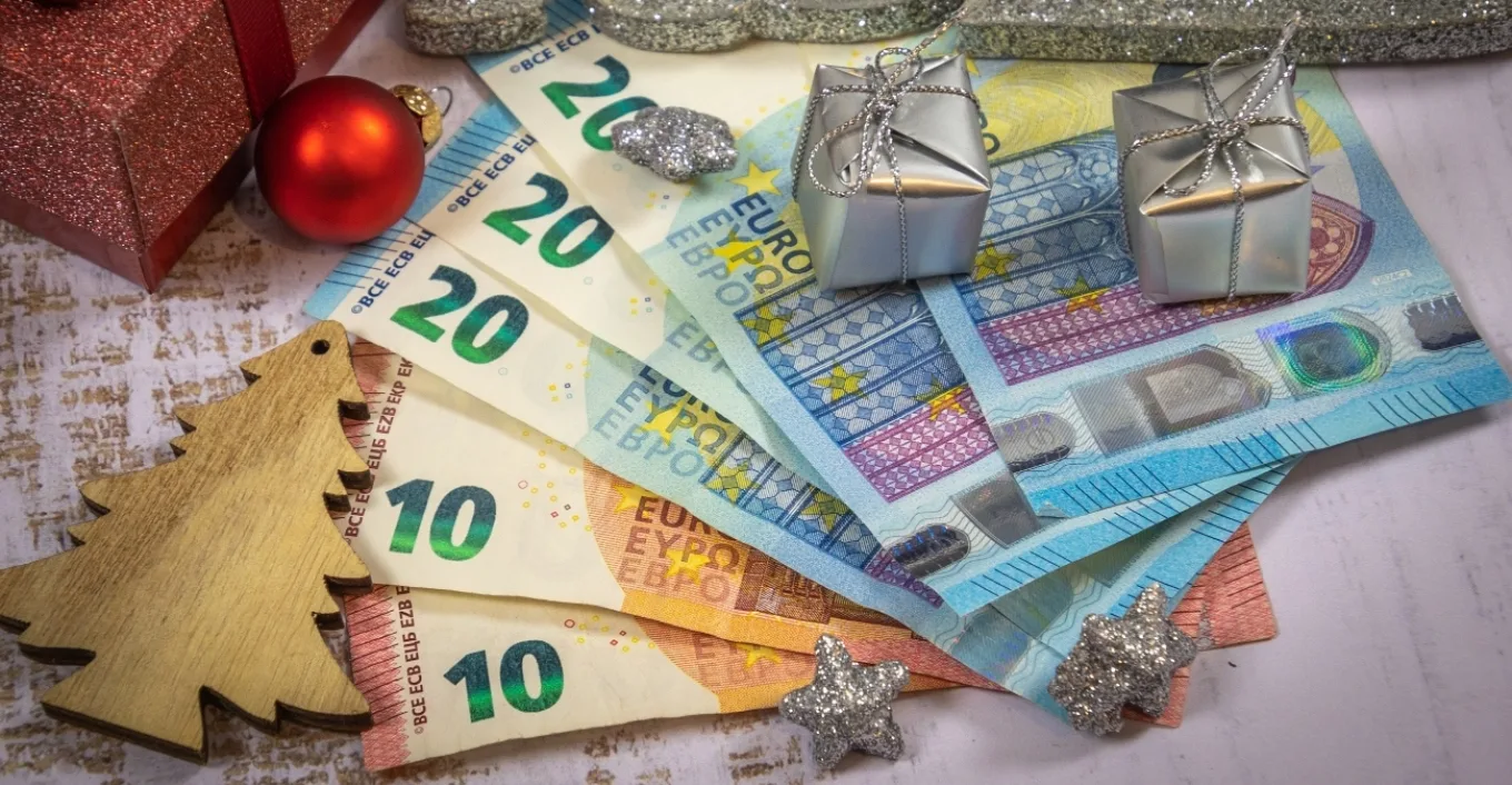 Δώρο Χριστουγέννων 2025: Πιο νωρίς φέτος η πληρωμή στους εργαζόμενους | ΕΙΔΗΣΕΙΣ