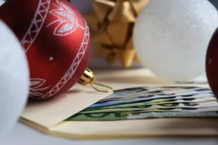 Δώρο Χριστουγέννων 2025: Οδηγίες ΓΣΕΕ για υπολογισμό και δικαιώματα εργαζομένων