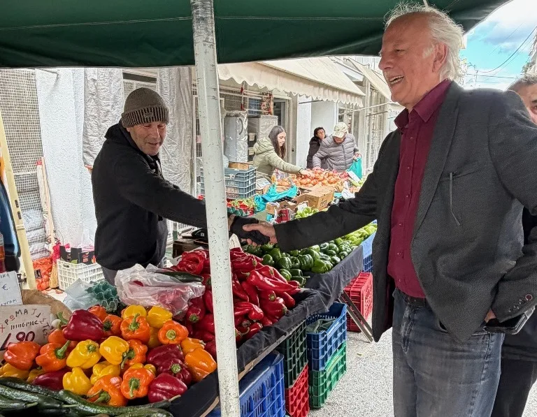 Πάτρα: Στη Λαϊκή Αγορά της οδού Μακεδονίας ο Διονύσης Πλέσσας - Μήνυμα στήριξης σε επαγγελματίες και αγρότες