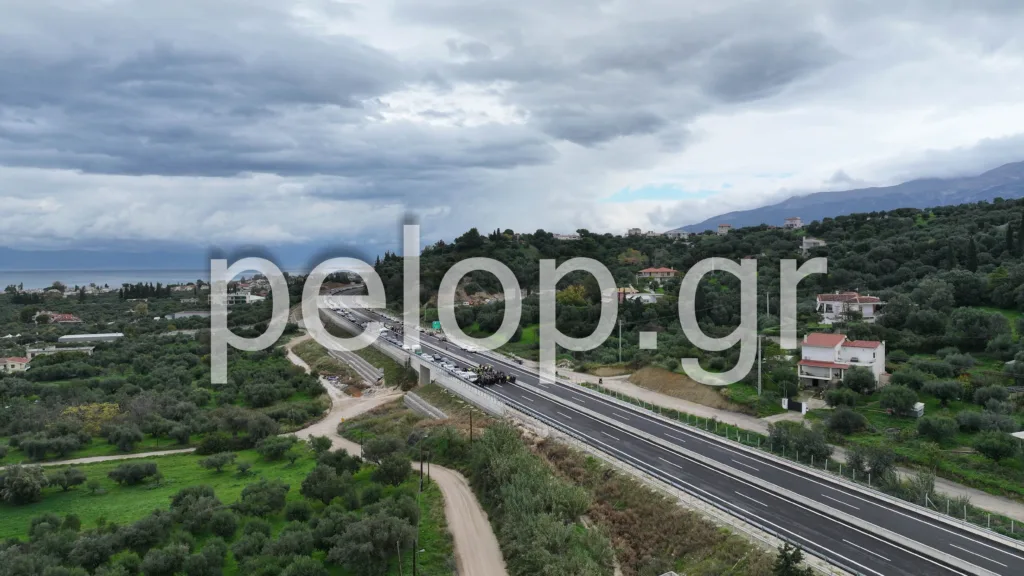 Πατρών–Πύργου: Στην κυκλοφορία το πιο δύσκολο τμήμα - Η Δυτική Ελλάδα αποκτά επιτέλους τον δρόμο που περίμενε, εικόνες από το drone του pelop.gr Πατρών–Πύργου: Στην κυκλοφορία το πιο δύσκολο τμήμα - Η Δυτική Ελλάδα αποκτά επιτέλους τον δρόμο που περίμενε, εικόνες από το drone του pelop.gr