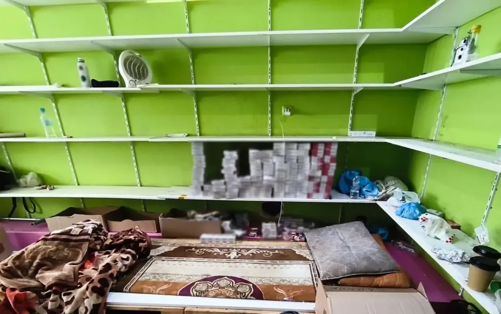 Πώς δρούσε το κύκλωμα που εκμεταλλευόταν ανήλικους για λαθραία τσιγάρα: Τα υπόγεια, οι στρατολόγοι και το “χρέος” ΦΩΤΟ