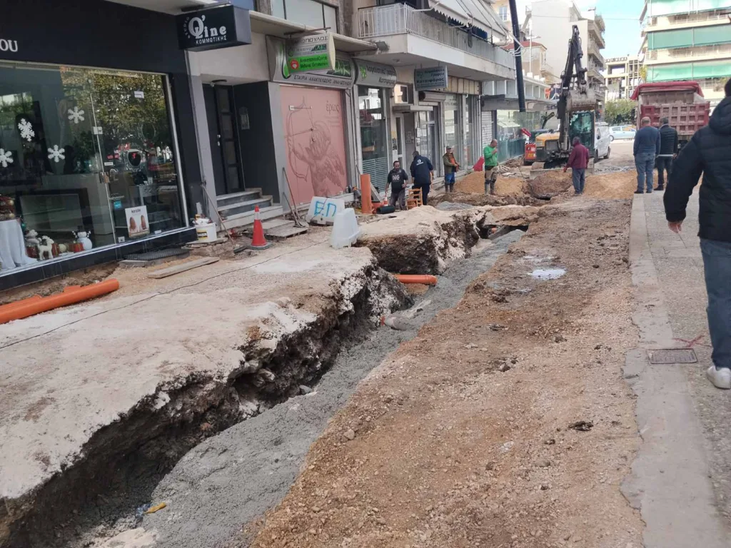 Πάτρα: «Εμπόλεμη ζώνη» η Κανάρη - Αγωνία περίοικων και καταστηματαρχών για τα έργα