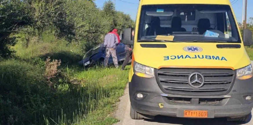 Σαβάλια Ηλείας: Εκτροπή αυτοκινήτου με εγκλωβισμό ηλικιωμένης οδηγού