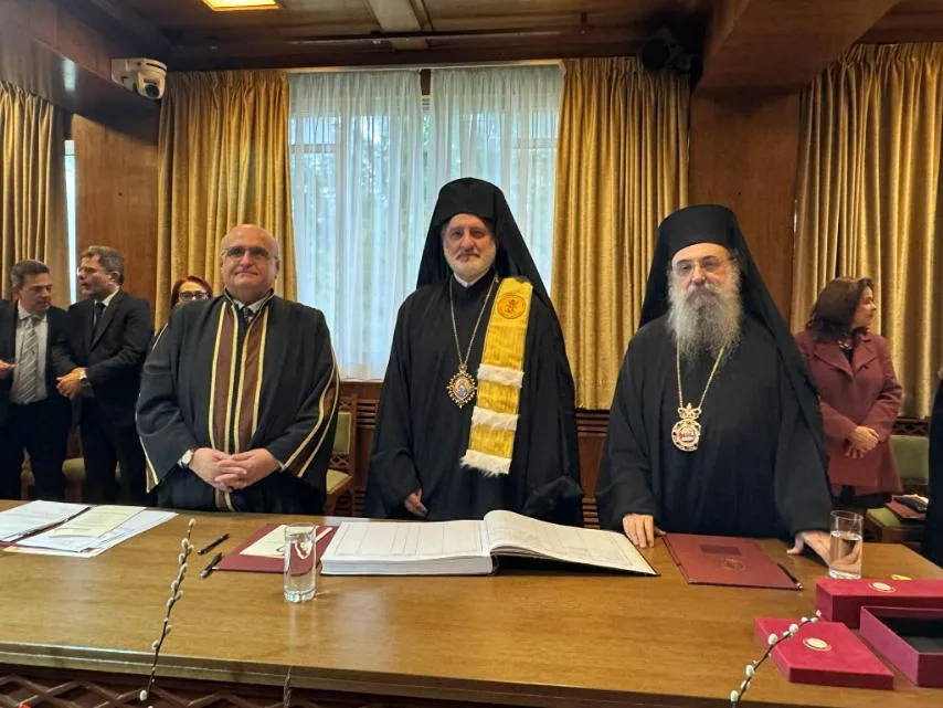 Το Πανεπιστήμιο Πατρών τίμησε τον Αρχιεπίσκοπο Αμερικής Ελπιδοφόρο ΦΩΤΟ