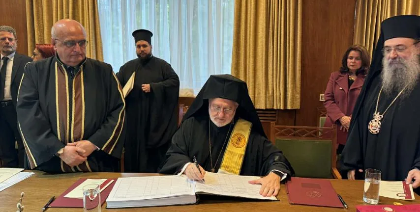 Το Πανεπιστήμιο Πατρών τίμησε τον Αρχιεπίσκοπο Αμερικής Ελπιδοφόρο ΦΩΤΟ