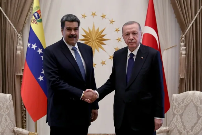 Ερντογάν και Μαδούρο είχαν τηλεφωνική επικοινωνία εν μέσω κρίσης με τις ΗΠΑ