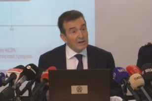 «Έλληνας Εσκομπάρ»: Πέντε τόνοι κοκαΐνης, διεθνές κύκλωμα και συνεργασία με DEA – «Πάρα πολύ σημαντική επιτυχία», λέει ο Χρυσοχοΐδης