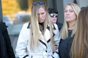 Με το τραγούδι «Του Αιγαίου τα μπλουζ» ο αποχαιρετισμός στον Αλμπέρτο Εσκενάζυ ΦΩΤΟ