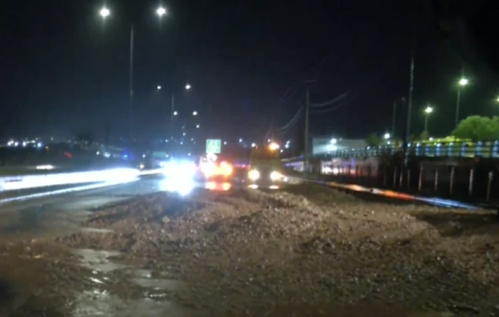 Κακοκαιρία «Byron»: Κλειστή η Αθηνών - Κορίνθου από τα διόδια Ελευσίνας ΒΙΝΤΕΟ Κακοκαιρία «Byron»: Κλειστή η Αθηνών - Κορίνθου από τα διόδια Ελευσίνας ΒΙΝΤΕΟ