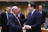 Το παρασκήνιο της εκλογής Πιερρακάκη στο Eurogroup: Οι συμμαχίες, οι «υποσχετικές» και η στρατηγική που έκρινε το αποτέλεσμα