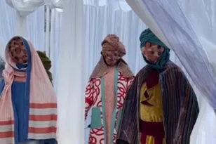 Φάτνη με την Παναγιά και τον Χριστό χωρίς πρόσωπα στις Βρυξέλλες