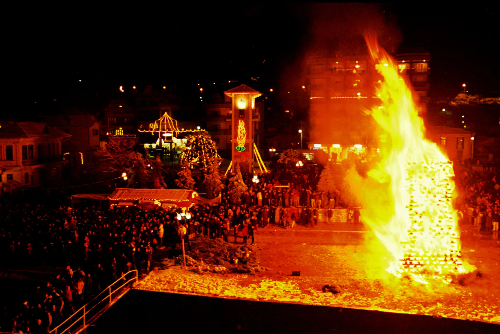 Φλώρινα: Το έθιμο της φωτιάς