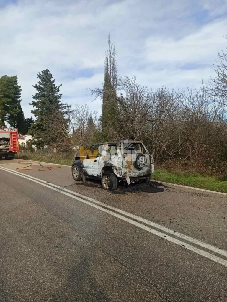 Διπλή τραγωδία στη Φωκίδα: Βρέθηκε απανθρακωμένο άτομο σε όχημα την ίδια στιγμή που καιγόταν το σπίτι του! ΦΩΤΟ