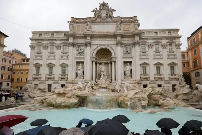 Εισιτήριο δύο ευρώ στους τουρίστες για να θαυμάσουν το «Φοντάνα Ντι Τρέβι» από τον Ιανουάριο