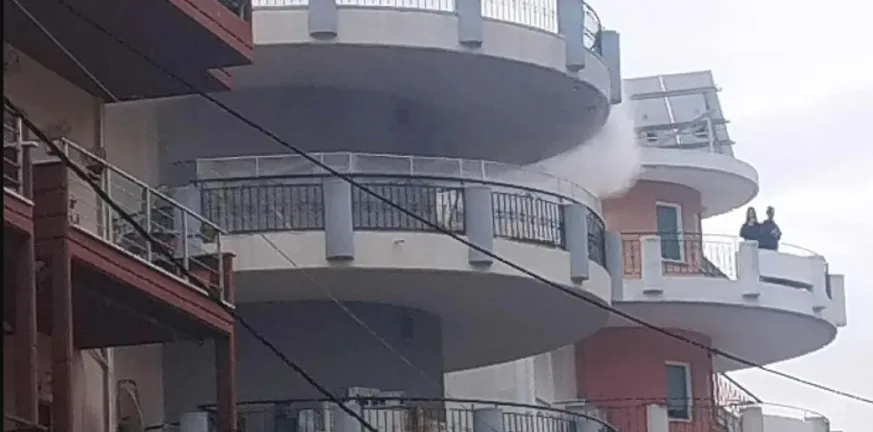 Γιάννινα: Συναγερμός με φωτιά σε διαμέρισμα, ΒΙΝΤΕΟ