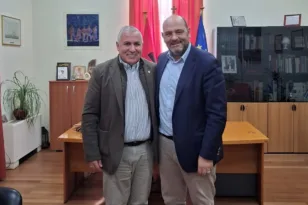 Φωτήλας: Επίσκεψη στο Αίγιο με εορταστικό χαρακτήρα και συναντήσεις για τοπικά ζητήματα