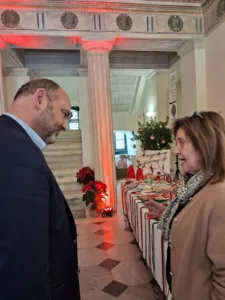 Φωτήλας: Επίσκεψη στο Αίγιο με εορταστικό χαρακτήρα και συναντήσεις για τοπικά ζητήματα