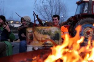 Γαλλία: Έκκληση στους αγρότες για Χριστουγεννιάτικη εκεχειρία
