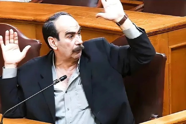 Ξυλούρης – Ηλιόπουλος: Σφοδρή ένταση στην Εξεταστική – «Κομμένα τα “Φραπές”, έχω όνομα»