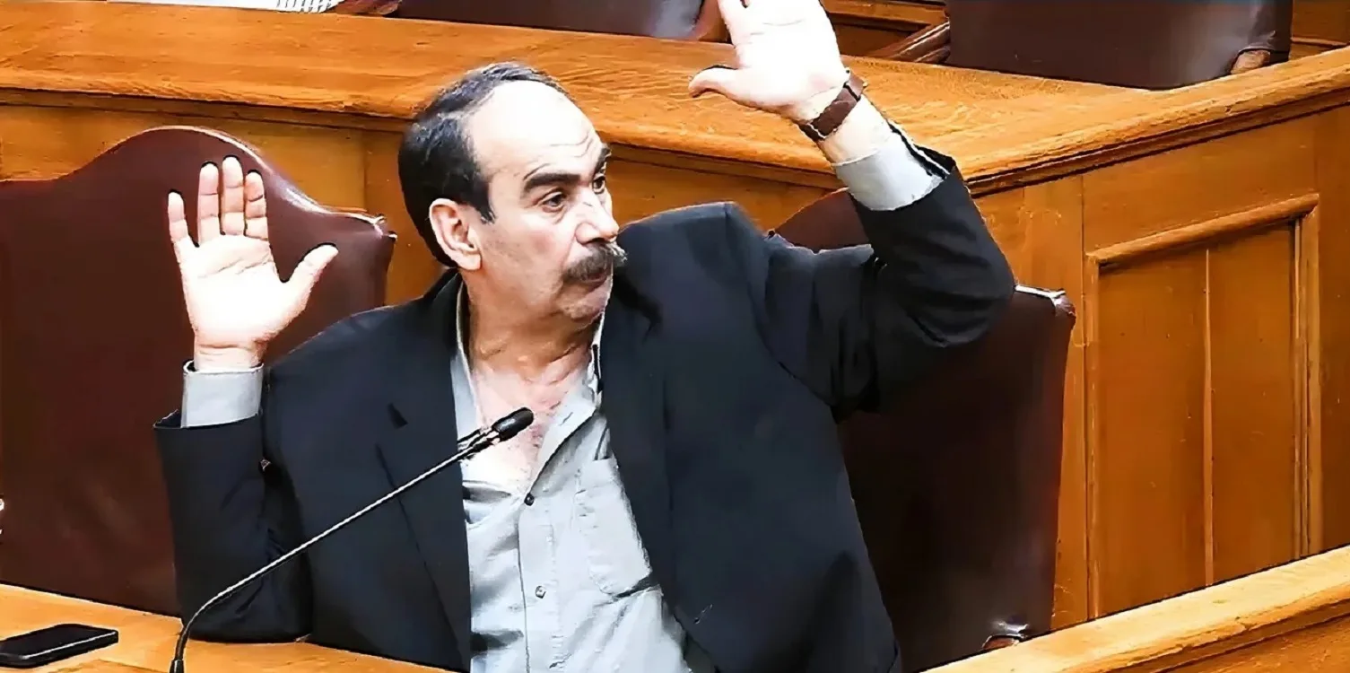 Ξυλούρης – Ηλιόπουλος: Σφοδρή ένταση στην Εξεταστική – «Κομμένα τα “Φραπές”, έχω όνομα» Ξυλούρης – Ηλιόπουλος: Σφοδρή ένταση στην Εξεταστική – «Κομμένα τα “Φραπές”, έχω όνομα»