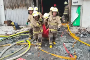 Ινδονησία: 17 νεκροί από πυρκαγιά σε πολυώροφο κτίριο ΒΙΝΤΕΟ