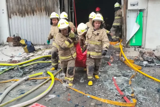 Ινδονησία: 17 νεκροί από πυρκαγιά σε πολυώροφο κτίριο ΒΙΝΤΕΟ