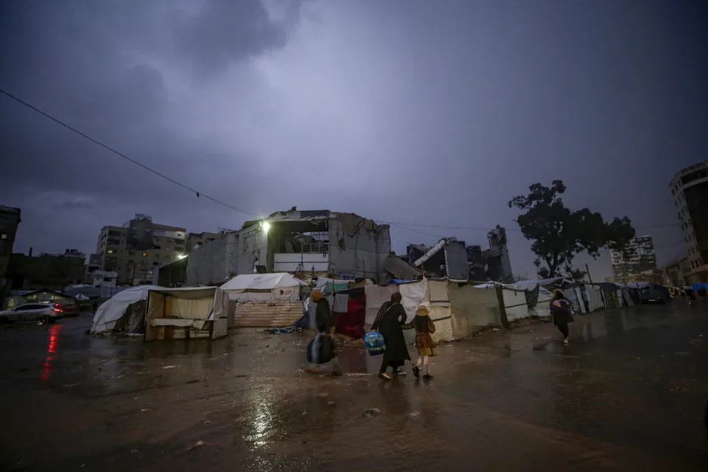 Κακοκαιρία Byron: Χτύπησε τη Γάζα, τουλάχιστον 14 οι νεκροί, πολλά τα κατεστραμμένα σπίτια