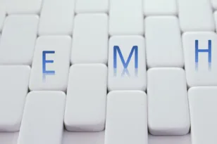 Υπουργείο Ανάπτυξης: Παράταση ενός μήνα στις επιχειρήσεις για την ολοκλήρωση εκκρεμοτήτων στο ΓΕΜΗ