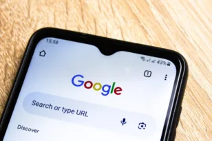 Αντιμονοπωλιακή έρευνα της Κομισιόν για τη Google λόγω χρήσης περιεχομένου σε εφαρμογές Τεχνητής Νοημοσύνης