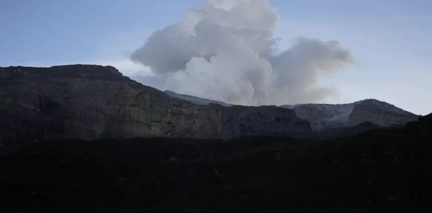 ΒΙΝΤΕΟ «ξύπνησε» το ηφαίστειο Πουρασέ στην Κολομβία