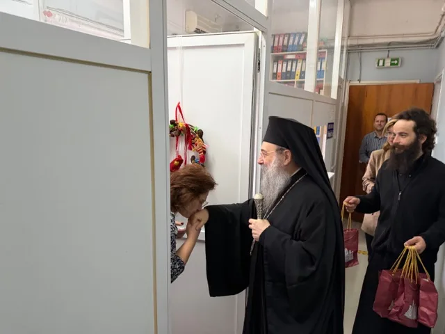 Ο Μητροπολίτης Πατρών σε Ιδρύματα της πόλης, ΦΩΤΟ