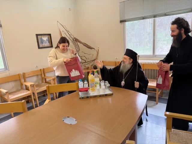 Ο Μητροπολίτης Πατρών σε Ιδρύματα της πόλης, ΦΩΤΟ