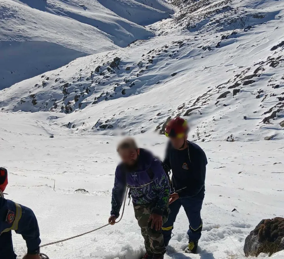 Ταΰγετος: Αίσιο τέλος για τον 28χρονο Γάλλο πεζοπόρο που έπεσε σε χαράδρα 200 μέτρων ΦΩΤΟ Ταΰγετος: Αίσιο τέλος για τον 28χρονο Γάλλο πεζοπόρο που έπεσε σε χαράδρα 200 μέτρων ΦΩΤΟ