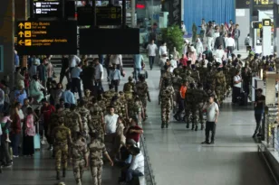 Χάος στα αεροδρόμια της Ινδίας, ακυρώνονται εκατοντάδες πτήσεις λόγω νέων κανονισμών
