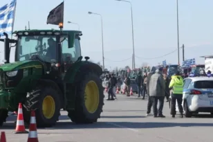 Αιτωλοακαρνανία στην πρώτη γραμμή: Μπλόκο με 300 τρακτέρ στην Ιόνια Οδό στο Αγγελόκαστρο, κλείνουν παρακαμπτήριους σε Μπράλο και Νίκαια