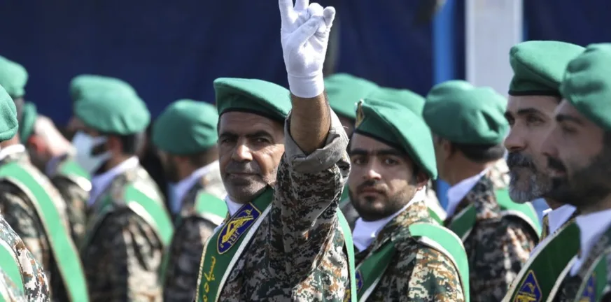 Οι Φρουροί της Επανάστασης προειδοποιούν τα πλοία των ΗΠΑ στον Κόλπο