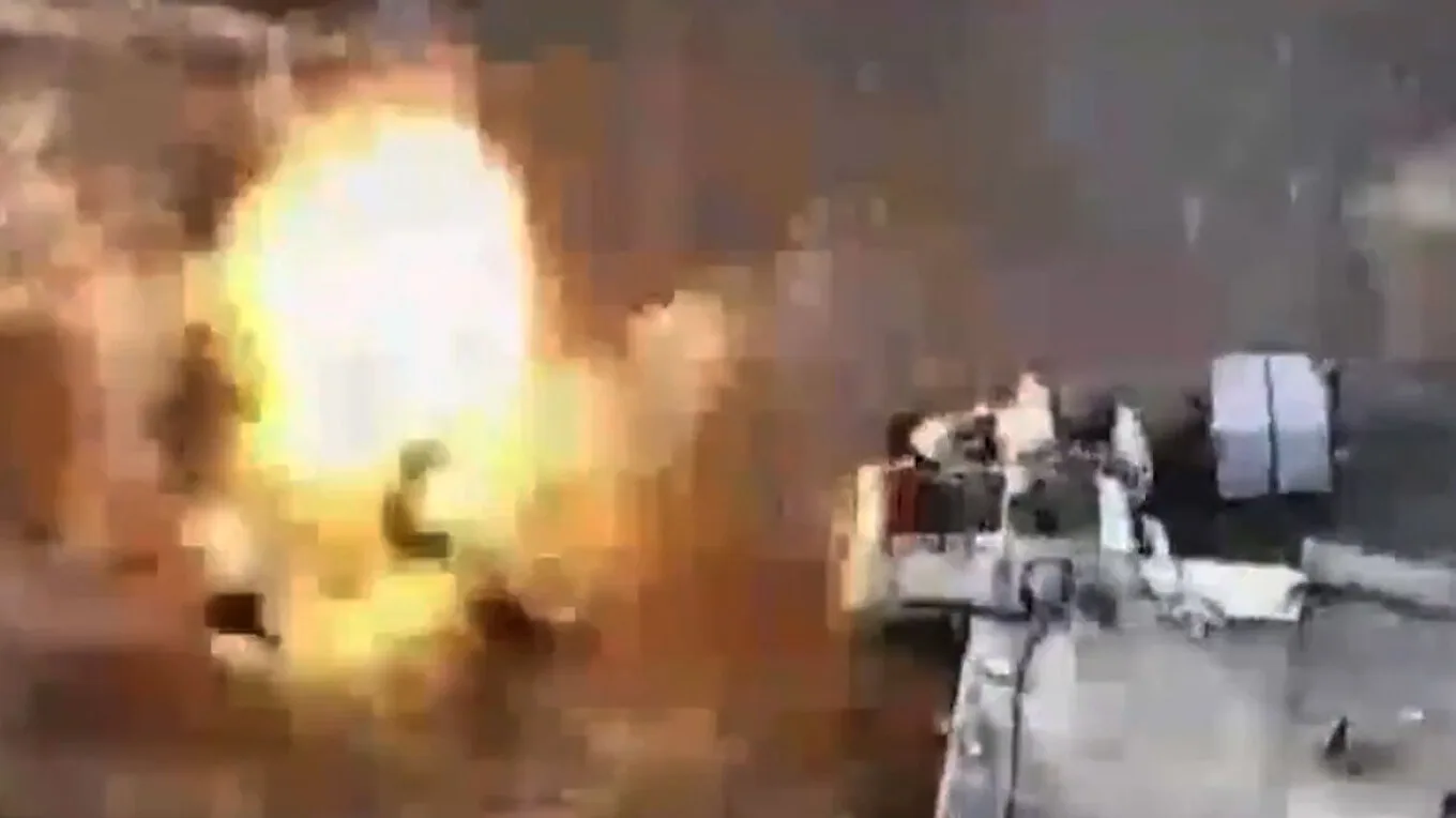 Η στιγμή που ο διοικητής της Χαμάς σκοτώνεται στη Γάζα από ισραηλινό χτύπημα, ΒΙΝΤΕΟ Η στιγμή που ο διοικητής της Χαμάς σκοτώνεται στη Γάζα από ισραηλινό χτύπημα, ΒΙΝΤΕΟ