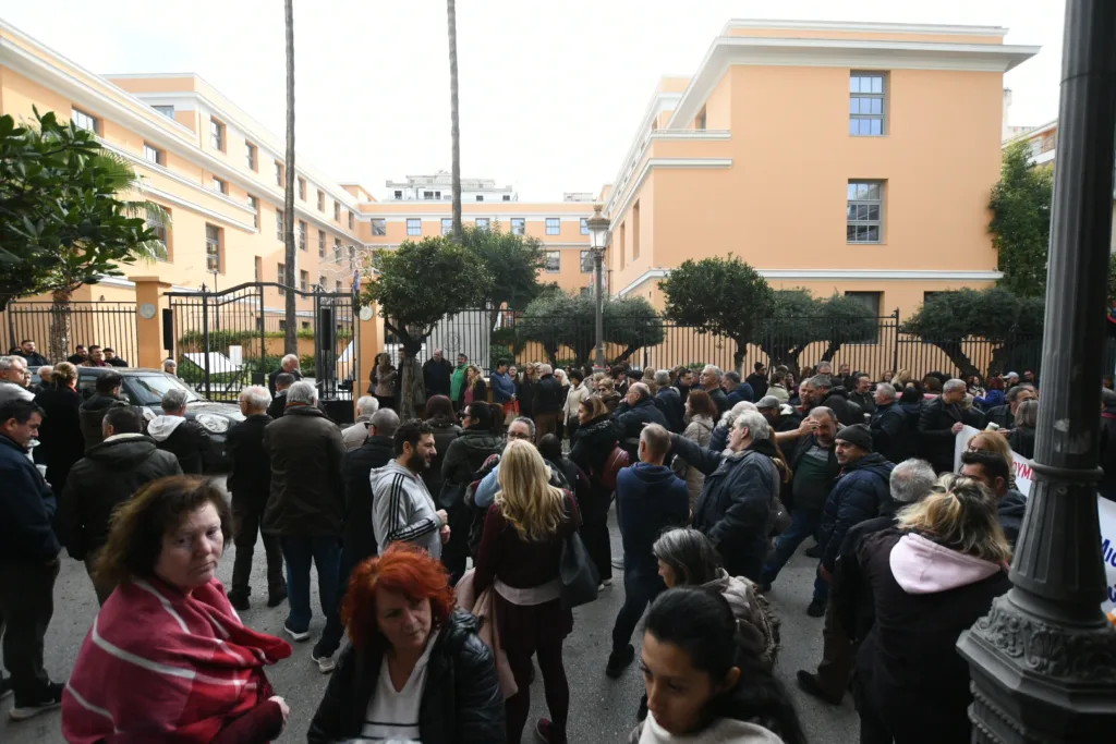 Ο Δήμος Πατρέων για το χθεσινό «λουκέτο» λόγω της ψήφισης του κρατικού προϋπολογισμού