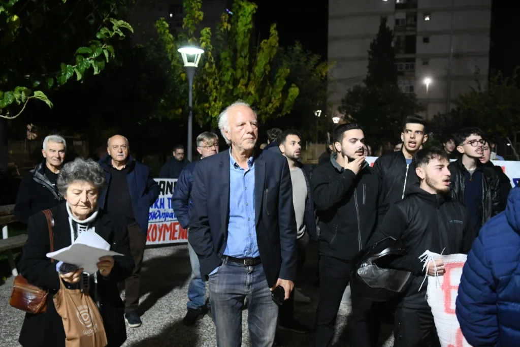 «Οι φασίστες δεν έχουν θέση στην Πάτρα, στα σχολεία και στις γειτονιές της» «Οι φασίστες δεν έχουν θέση στην Πάτρα, στα σχολεία και στις γειτονιές της»