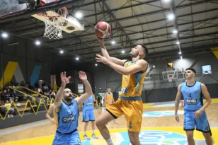 Η ΑΕ Γλαύκου Έσπερου πίσω τρεις πόντους στο ημίχρονου