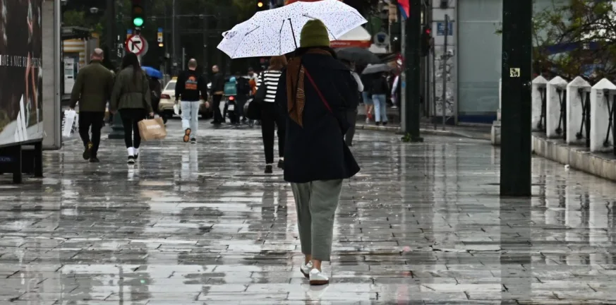 Καιρός: Οι περιοχές που παραμένουν στο «κόκκινο», που συνεχίζει να χτυπά η κακοκαιρία Byron