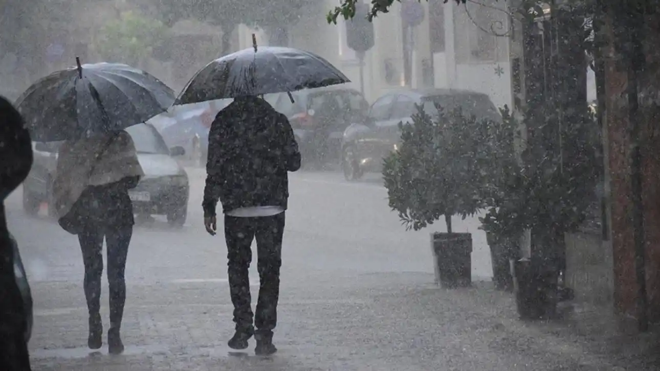 ΕΜΥ: Έκτακτο δελτίο για κακοκαιρία από τον Βορρά μέχρι τον Νότο, κόκκινες περιοχές, προειδοποίηση και για την Αττική ΕΜΥ: Έκτακτο δελτίο για κακοκαιρία από τον Βορρά μέχρι τον Νότο, κόκκινες περιοχές, προειδοποίηση και για την Αττική