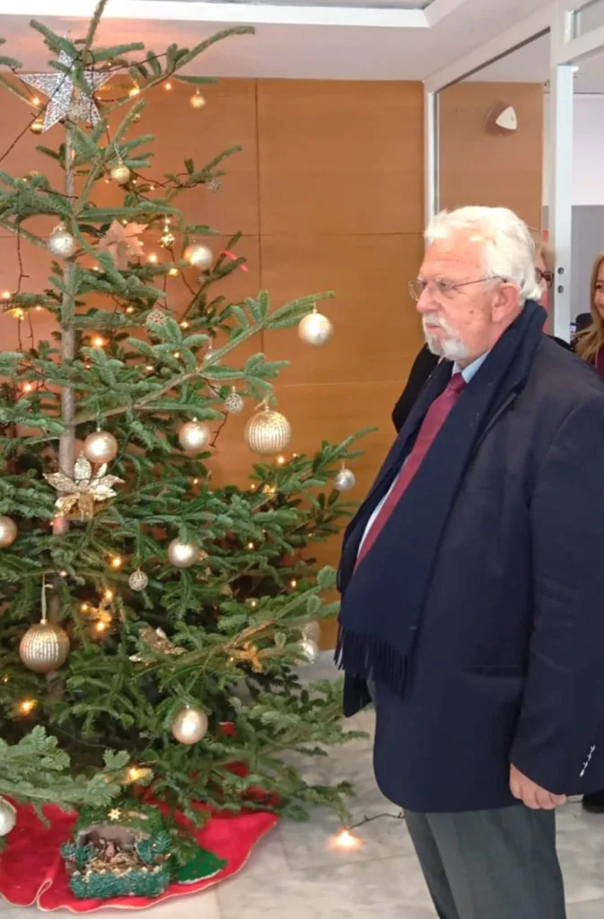 Κάλαντα, παιδικές φωνές και γιορτινή ζεστασιά στον Δήμο Ήλιδας παραμονή Χριστουγέννων ΦΩΤΟ