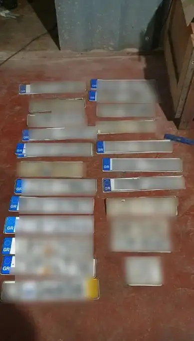 «Δεν θα σας πω τι θα έκανα» είπε στους αστυνομικούς ο θρασύτατος 37χρονος που συνελήφθη με τα καλάσνικοφ «Δεν θα σας πω τι θα έκανα» είπε στους αστυνομικούς ο θρασύτατος 37χρονος που συνελήφθη με τα καλάσνικοφ