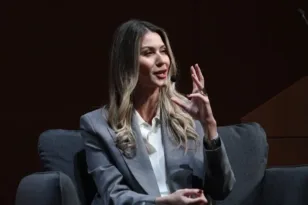 «Με ντροπή, με ταπεινότητα να αξίζω άραγε τόση αγάπη;» συγκλονίζει η ψυχολόγος Άννα Κανδαράκη